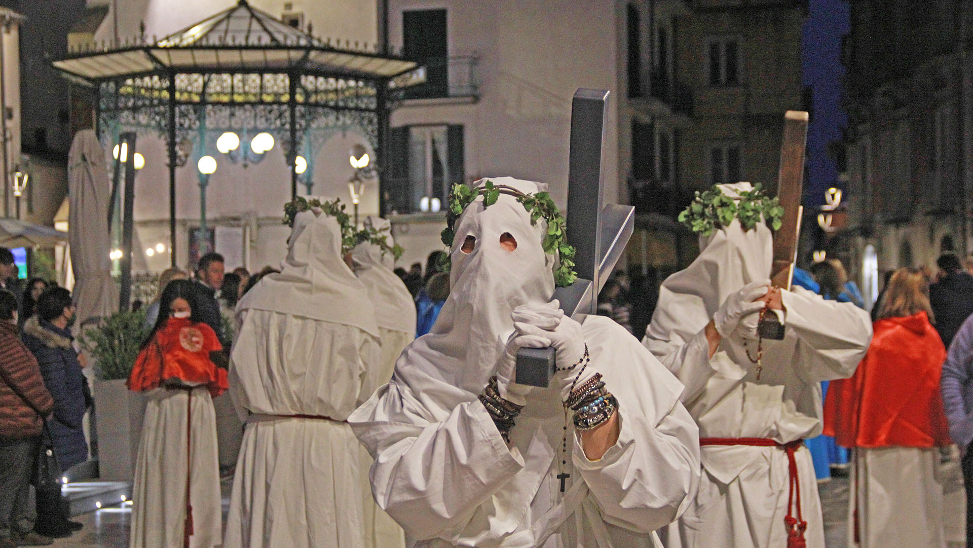 Procesión encapuchada del Viernes Santo en Isernia